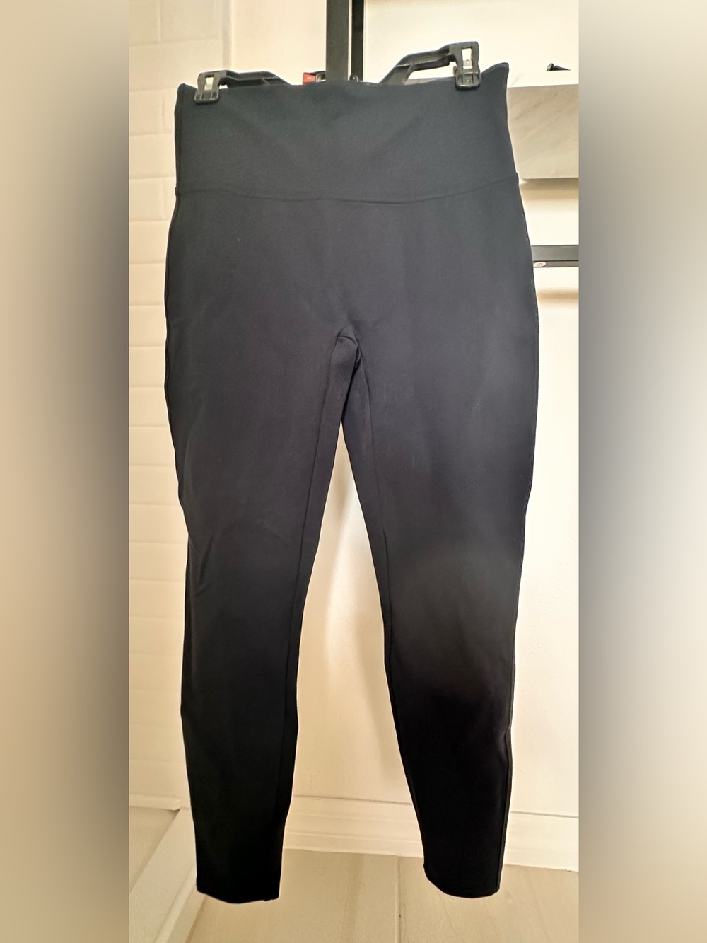 SPANX Essential Leggings Size Medium